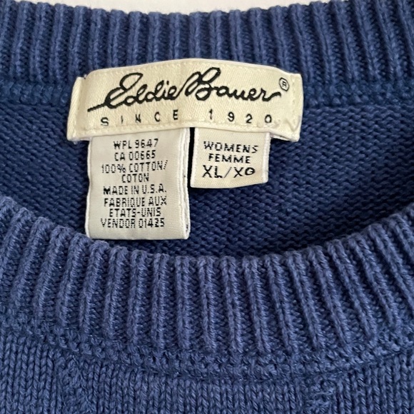 Size XL Eddie Bauer Sweater in Blue and Black - Picture 3 of 6